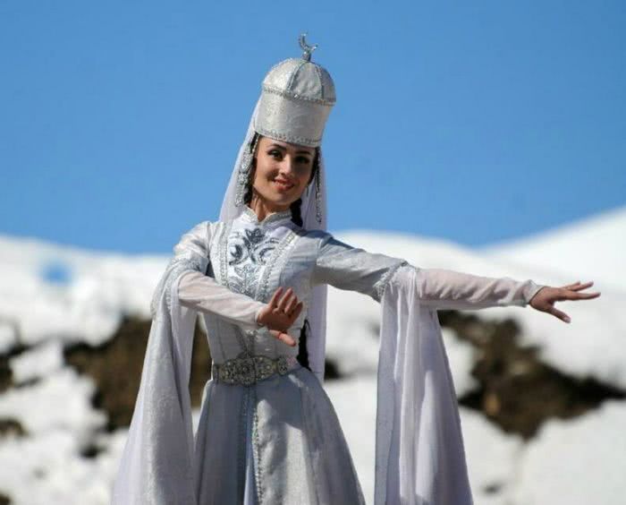Национальный костюм черкешенки